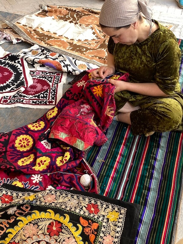 ウズベキスタンの刺繍