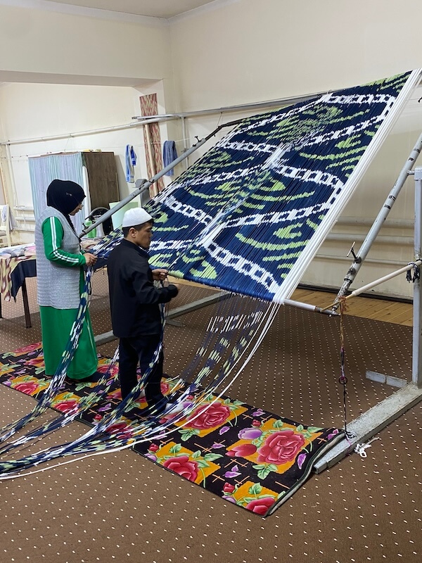 ウズベキスタンの絣織物
