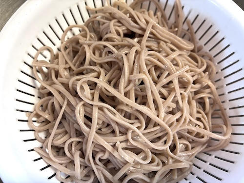 ブータンの蕎麦料理