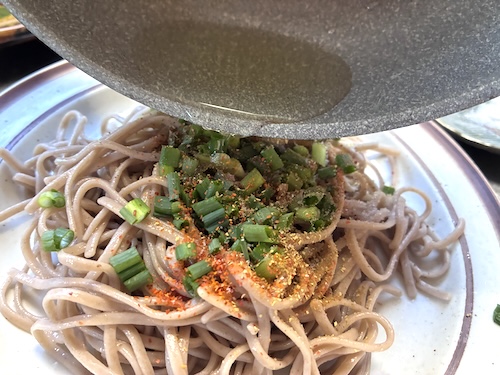 ブータンの蕎麦料理