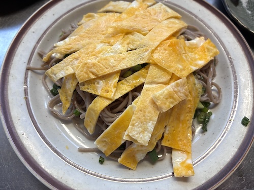 ブータンの蕎麦料理