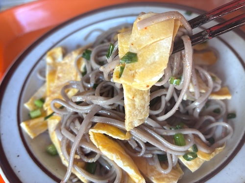 ブータンの蕎麦料理