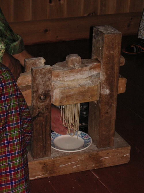 ブータンの蕎麦料理